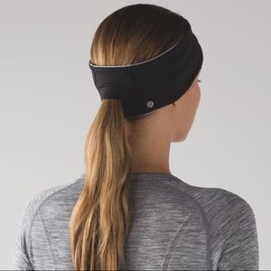 BNWT Run With Me Ear Warmer II